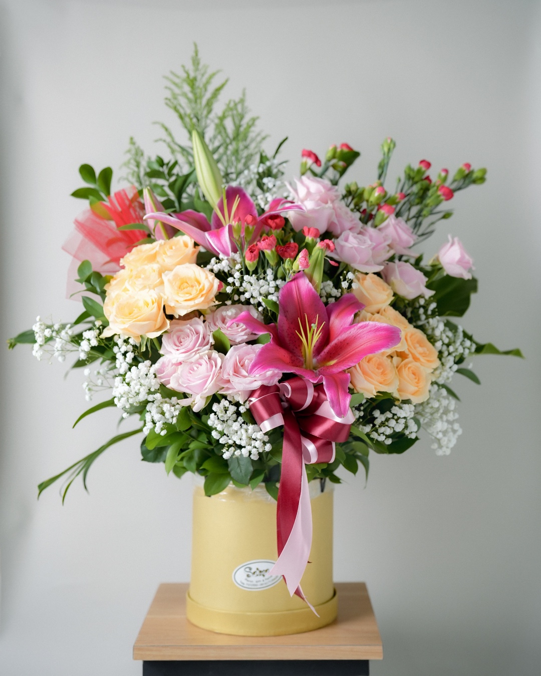 Tim Salna Florist merangkai bunga
