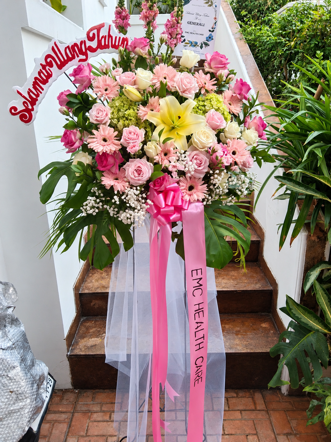 Pink Elegance Standing Flower — Salna Florist